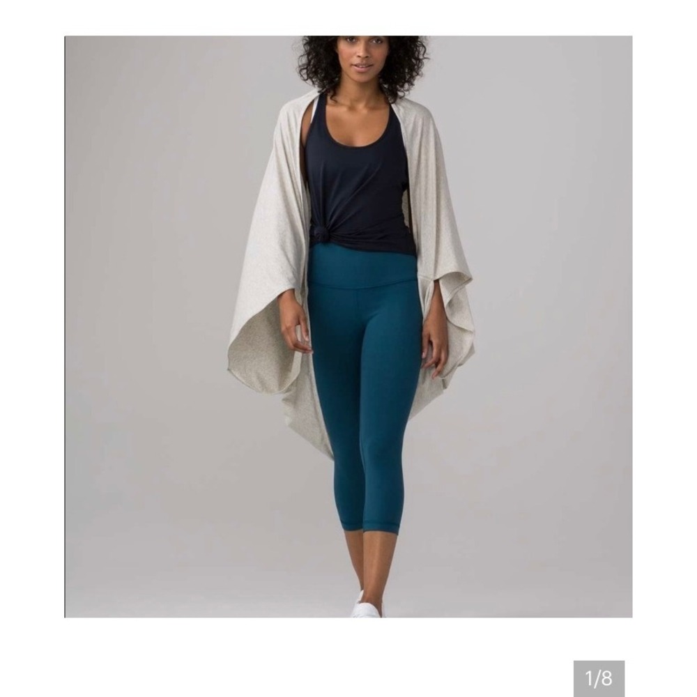 Lululemon Sage Wrap Heathered Light Gray